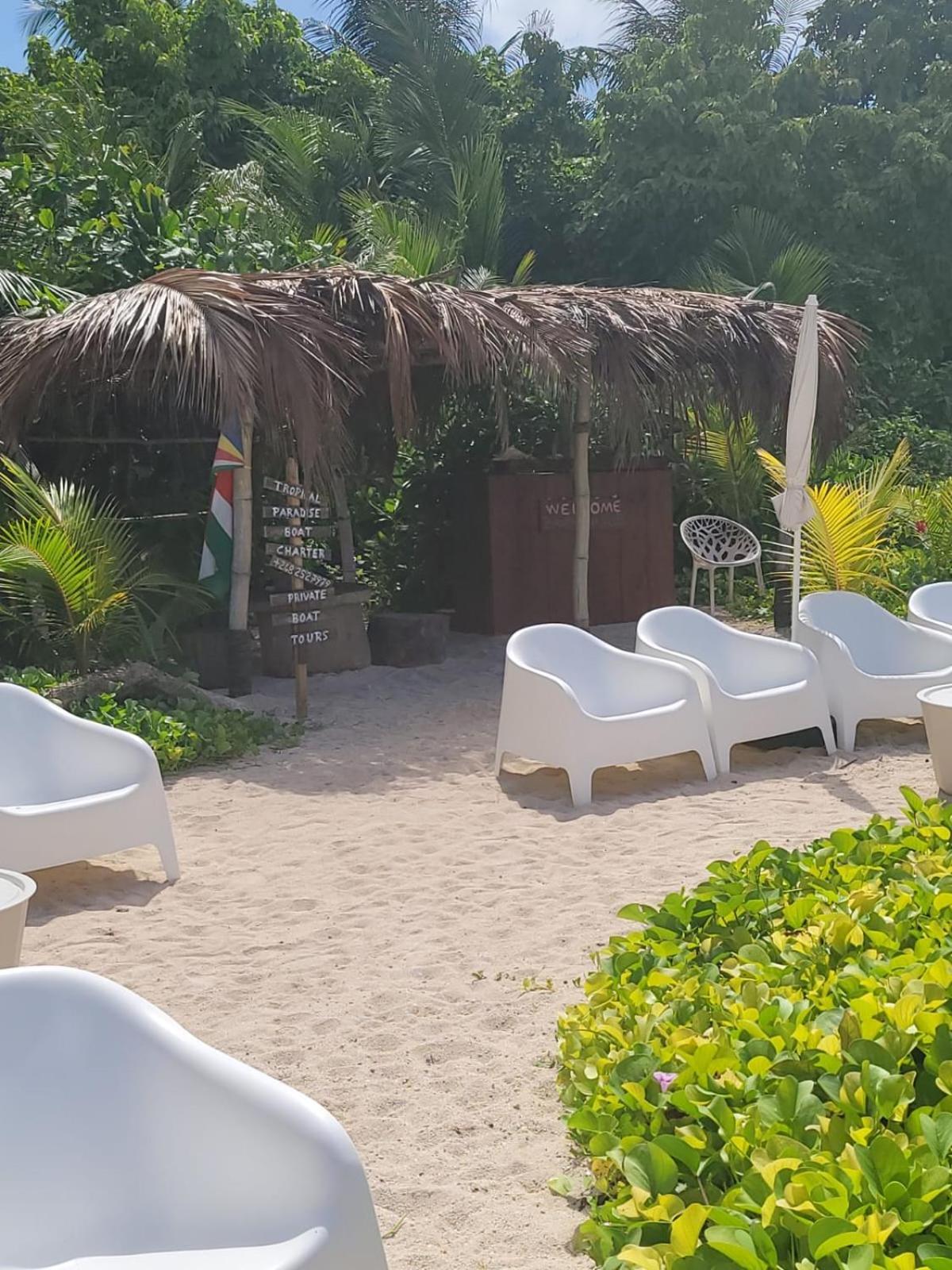 Sunset View Self Catering Apartment Anse Boileau Bagian luar foto